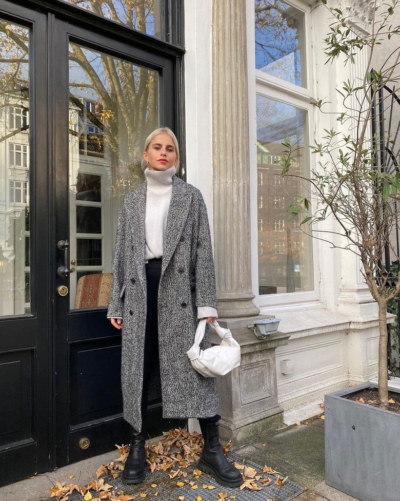 Універсальний сірий — базові кольори в гардеробі 2021