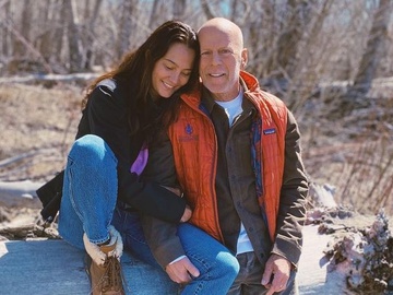 Дружина Брюса Вілліса жорстко висловилася про «шум» навколо смерті Меттью Перрі