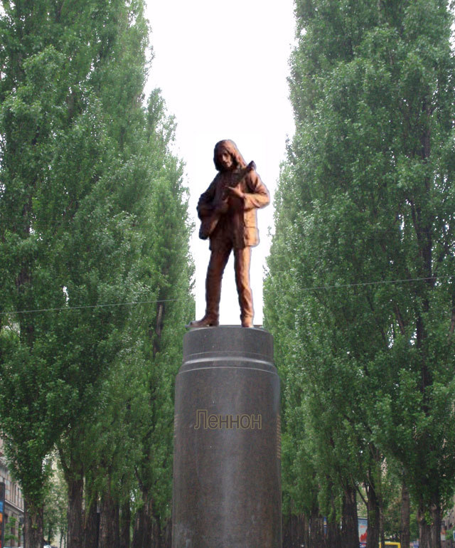 Фотожабы на памятник Ленина в Киеве
