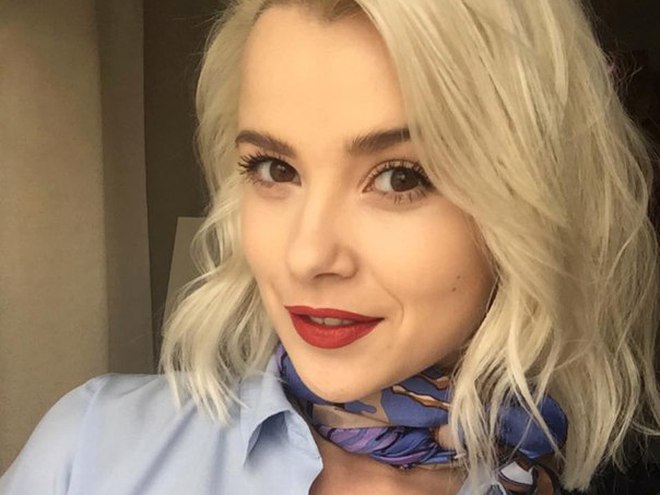 Мика Ньютон на золотом глобусе