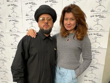 Монатік оголосив про третю вагітність дружини