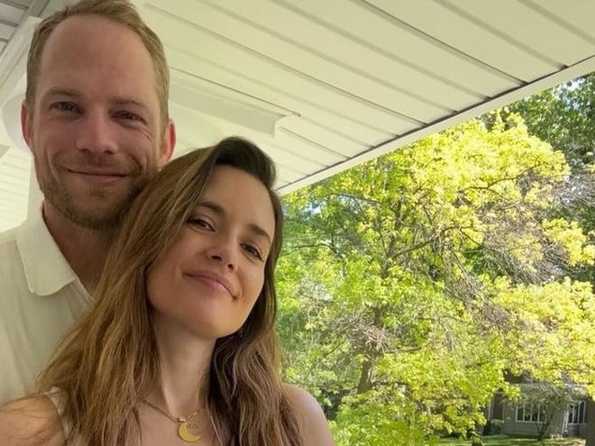 Зірка «Медиків Чикаго» Торрі Девіто вийшла заміж на сьомому місяці вагітності