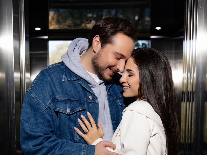 Нікіта Кісельов та SKYLERR облаштовують спільну оселю у кліпі на дуетну пісню  «У волоссі осінь»