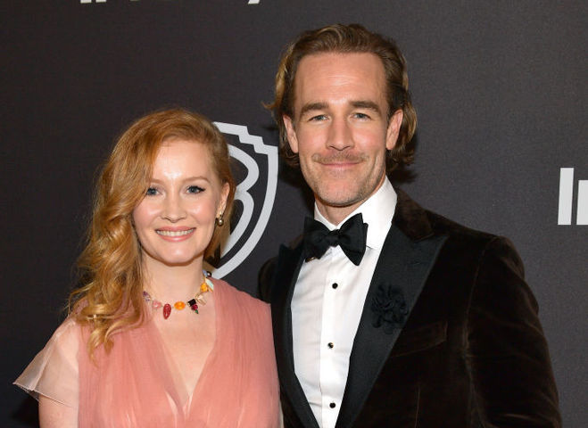 Джеймс Ван Дер Бик с семьей