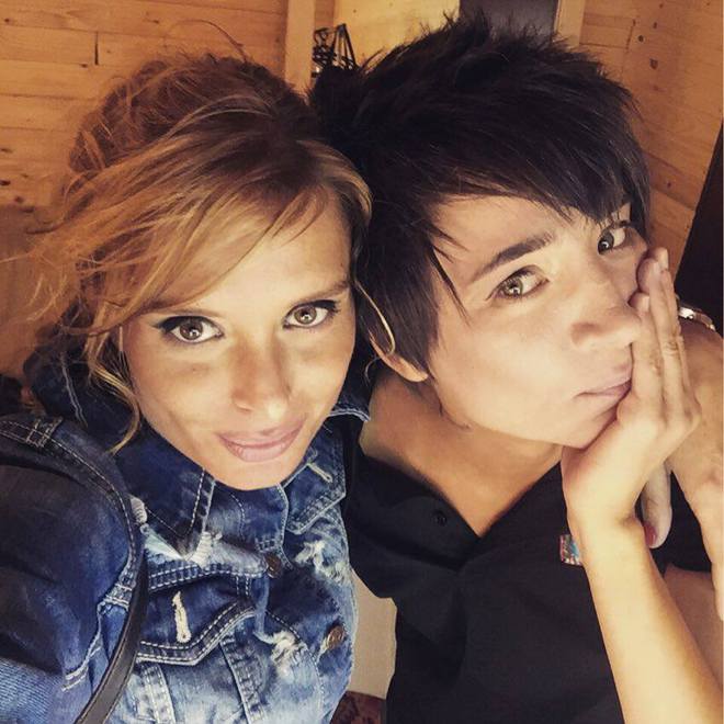 Земфіра з подругою