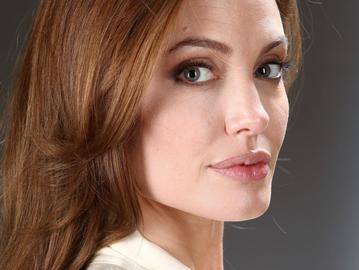 Анджелина Джоли