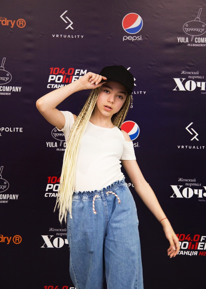 В Киеве прошла селебритиз-презентация игры RevolVR "Дикий запад"