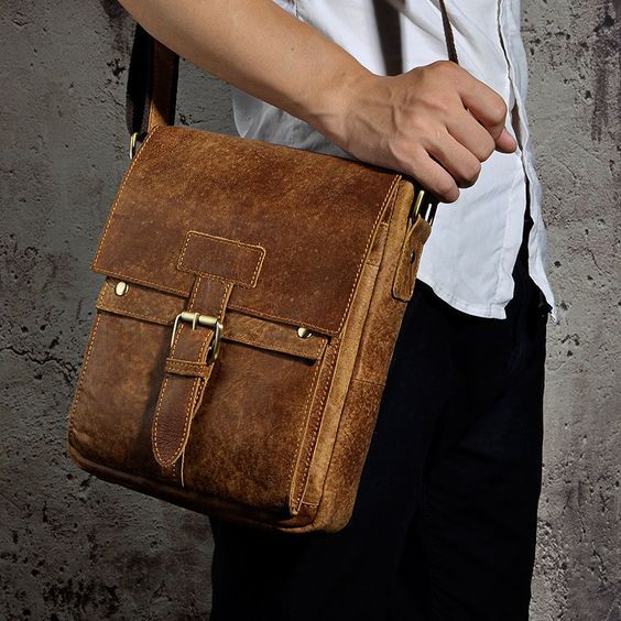 Модные мужские сумки в офис: ТОП-7 вариантов