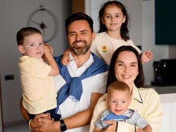 Тімур Мірошниченко та його дружина Інна привітали прийомного сина з 2-річчям та показали його нові фото