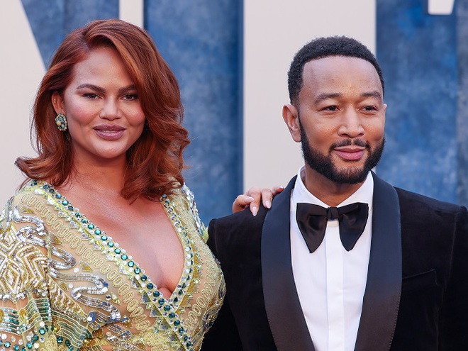 Тейген і Ледженд вчетверте стали батьками через 5 місяців після народження третьої дитини