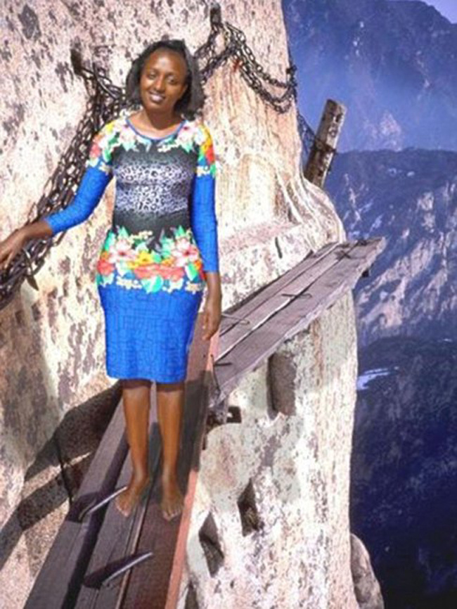 Девушка из Нигерии решила попутешествовать с помощью фотошопа
