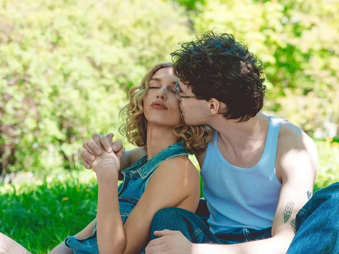 Співак Enleo назвав «піар-ходом» роман із зіркою «Жіночого кварталу»