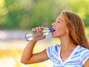 Дізнайся, чому, коли п'єш багато води, худнеш