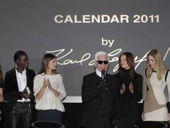 Карл Лагерфельд зняв легендарний календар Pirelli 