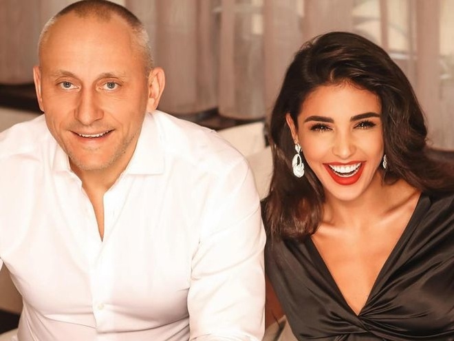 Санта Дімопулос оголосила про розлучення зі старшим на 18 років чоловіком