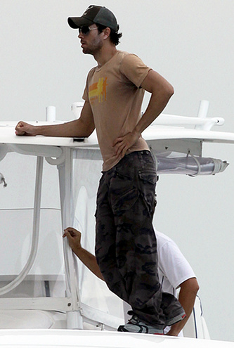 Анна Курнікова та Енріке Іглесіас