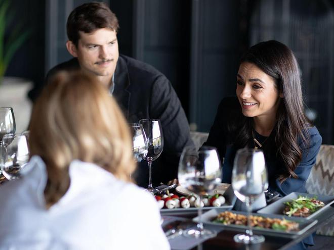 Мила Кунис и Эштон Катчер встретились с Владимиром Зеленским