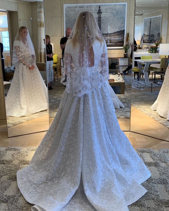 Найкрасивіші весільні сукні знаменитостей 2019 року