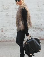 С чем носить меховую жилетку? С чем носить меховую жилетку?