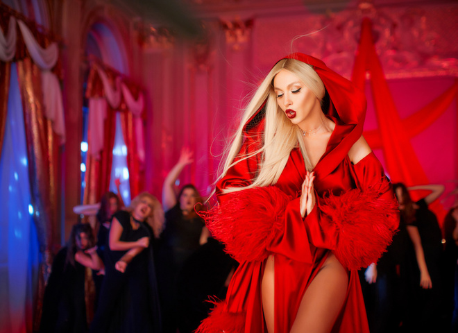 Оля Полякова