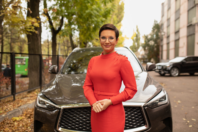 Елена Кот за рулем