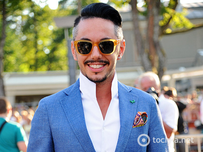 Тимур Родригез и его патриотический наряд