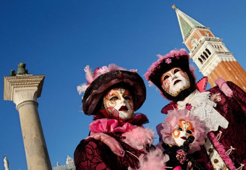 Венецианский карнавал 2010: маски и полет ангела