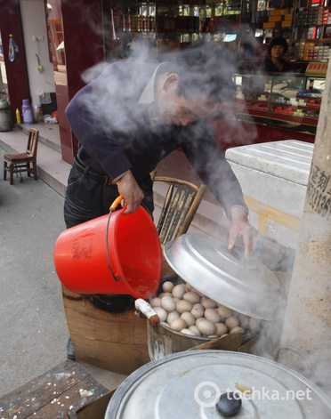 Яйца, вареные в моче - экстремальная уринотерапия