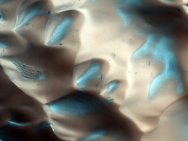 http://s0.tchkcdn.com/g2-vIyzfPnx3jJhU7rCrYnIng/news/640x480/f/0/1-6-7-0-4670/mars_nasa9.jpg