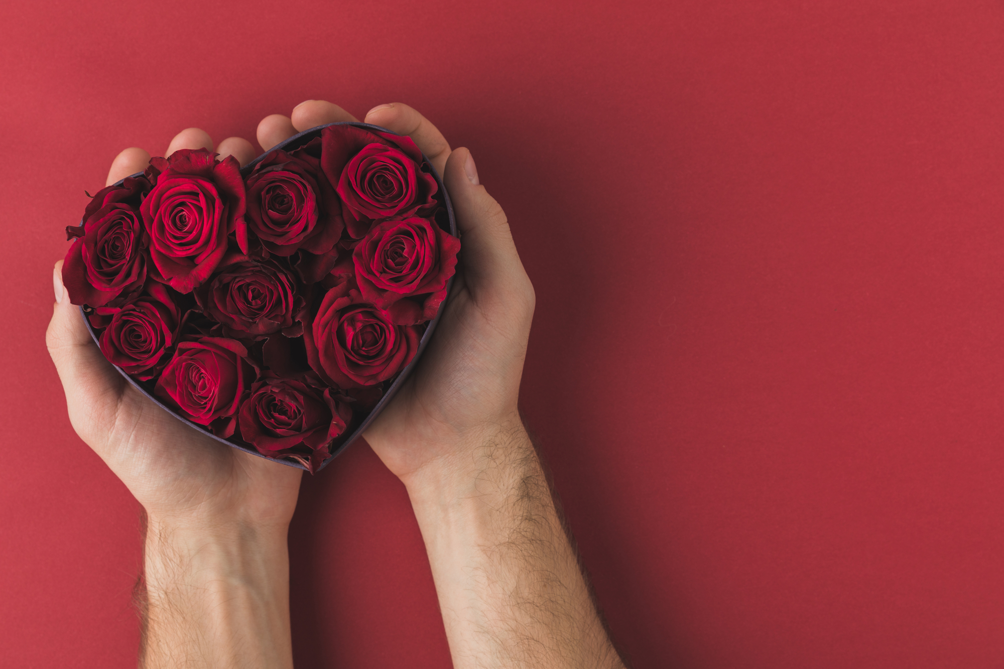 Как объятия и поцелуи: нежные и теплые поздравления в картинках с Днем Святого Валентина