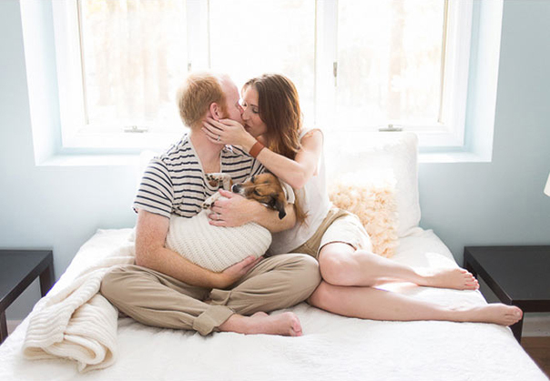 Новорожденная фотосессия с собачкой