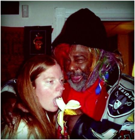 Кушай деточка банан...