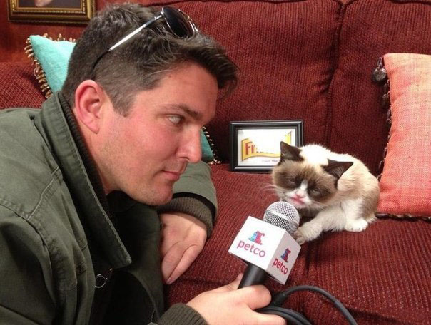 Все очень плохо...  Именно с таким лицом я отвечаю на вопросы про универ и личную жизнь.