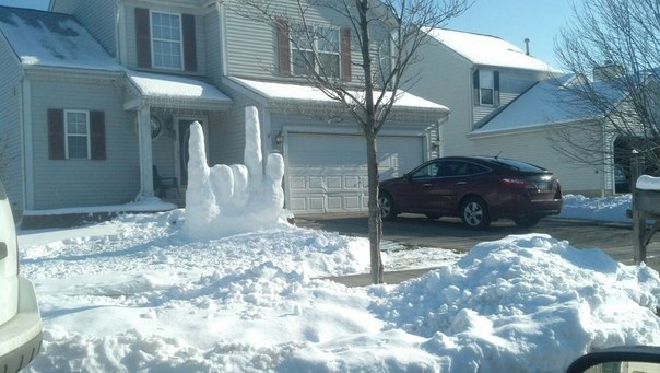 Снежный шедевр от соседа